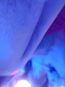 Snapshot of gurlnips chatting on September 28, 11:04 am gurlnips online show from September 28, 11:04 am