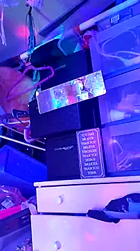 Snapshot of gurlnips chatting on October 25, 7:27 am gurlnips online show from October 25, 7:27 am