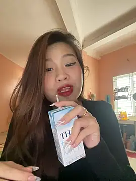 Snapshot of Bae1103 chatting on February 7, 7:50 am Bae1103 online show from February 7, 7:50 am