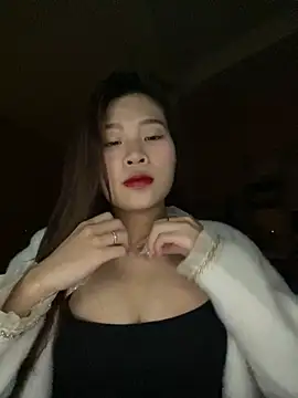 Snapshot of Bae1103 chatting on February 21, 5:09 pm Bae1103 online show from February 21, 5:09 pm