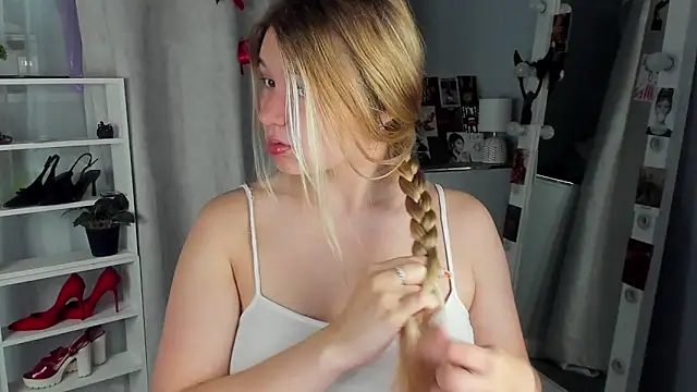 Rebecca Kelly online show from September 20, 2:01 am