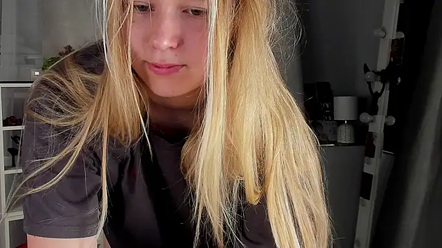 Rebecca Kelly online show from October 2, 2:07 am