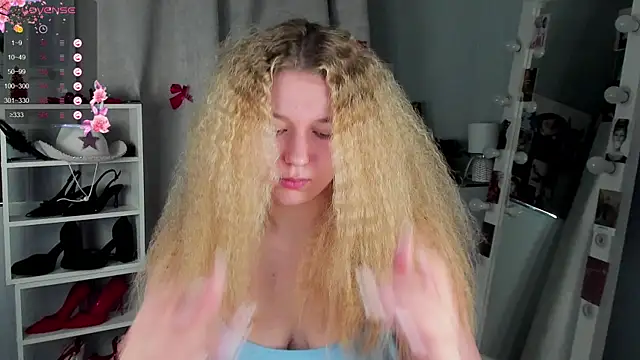 Rebecca Kelly online show from January 19, 2:48 am