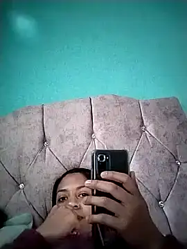 Snapshot of Tiphanydirty3 chatting on February 3, 10:00 pm Tiphanydirty3 online show from February 3, 10:00 pm