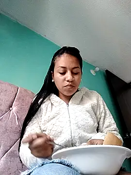 Snapshot of Tiphanydirty3 chatting on February 6, 6:56 pm Tiphanydirty3 online show from February 6, 6:56 pm