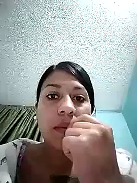 Snapshot of Tiphanydirty3 chatting on February 7, 1:25 am Tiphanydirty3 online show from February 7, 1:25 am