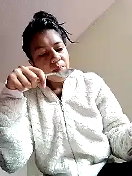 Snapshot of Tiphanydirty3 chatting on February 11, 6:01 pm Tiphanydirty3 online show from February 11, 6:01 pm