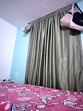 Snapshot of Tiphanydirty3 chatting on February 19, 11:36 pm Tiphanydirty3 online show from February 19, 11:36 pm