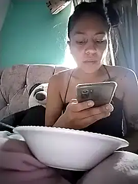 Snapshot of Tiphanydirty3 chatting on February 22, 10:42 pm Tiphanydirty3 online show from February 22, 10:42 pm