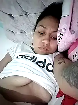 Snapshot of Tiphanydirty3 chatting on February 25, 1:30 am Tiphanydirty3 online show from February 25, 1:30 am