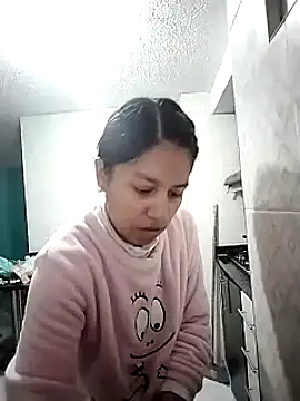 Snapshot of Tiphanydirty3 chatting on February 27, 12:10 am Tiphanydirty3 online show from February 27, 12:10 am