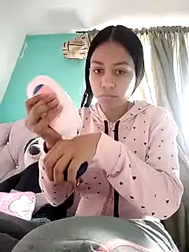 Snapshot of Tiphanydirty3 chatting on March 10, 8:12 pm Tiphanydirty3 online show from March 10, 8:12 pm