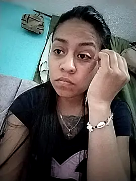 Snapshot of Tiphanydirty3 chatting on March 18, 4:04 am Tiphanydirty3 online show from March 18, 4:04 am