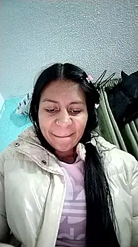 Snapshot of Tiphanydirty3 chatting on October 2, 1:23 am Tiphanydirty3 online show from October 2, 1:23 am