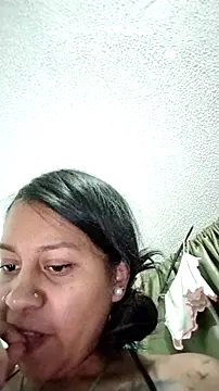 Snapshot of Tiphanydirty3 chatting on November 2, 2:14 am Tiphanydirty3 online show from November 2, 2:14 am