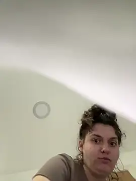 Snapshot of Sxybitch2024 chatting on February 14, 7:10 pm Sxybitch2024 online show from February 14, 7:10 pm