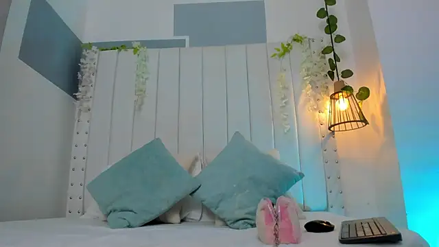 hannah gray online show from December 1, 11:15 am