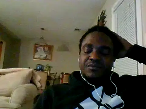 Snapshot of Hugedick0071 chatting on January 10, 3:39 am Hugedick0071 online show from January 10, 3:39 am