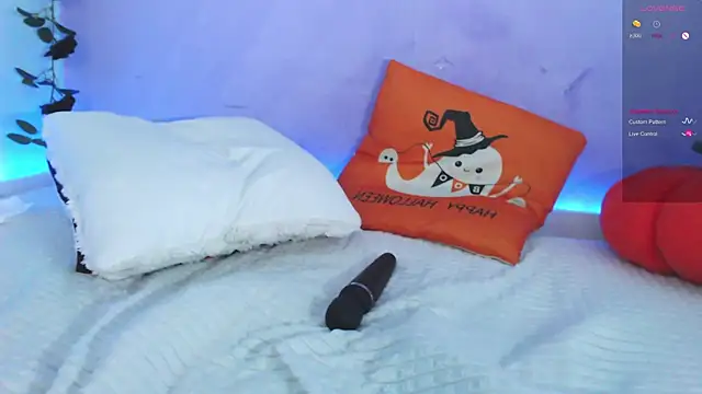 Scarlettsrorm online show from October 12, 5:39 am