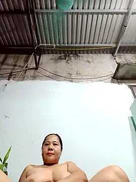 Snapshot of Queen_18200 chatting on October 9, 10:19 pm Queen 18200 online show from October 9, 10:19 pm