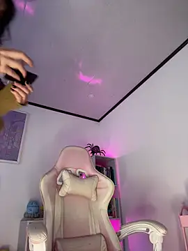 Tsuki-moon online show from October 9, 11:19 am