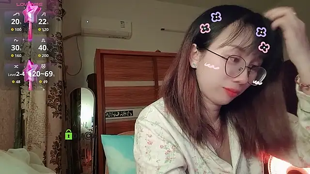 Lili 666 online show from December 19, 4:36 pm