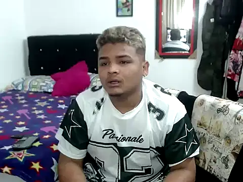 Boycuriousxxx online show from September 24, 11:24 am