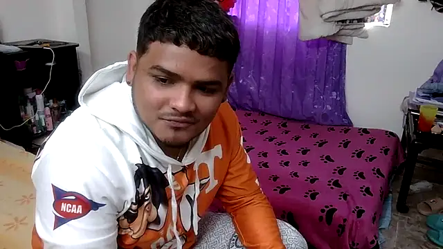 Boycuriousxxx online show from May 14, 12:56 pm