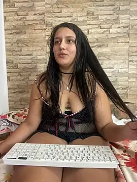 Snapshot of saray_gomez22 chatting on December 15, 6:07 am saray gomez22 online show from December 15, 6:07 am
