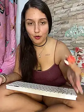 Snapshot of saray_gomez22 chatting on December 18, 1:15 am saray gomez22 online show from December 18, 1:15 am