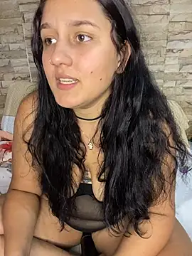 Snapshot of saray_gomez22 chatting on January 2, 7:01 am saray gomez22 online show from January 2, 7:01 am