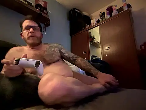 Snapshot of Tattooednakedguy chatting on January 8, 10:23 pm Tattooednakedguy online show from January 8, 10:23 pm