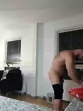 Snapshot of Analcholic chatting on December 20, 5:29 pm Analcholic online show from December 20, 5:29 pm