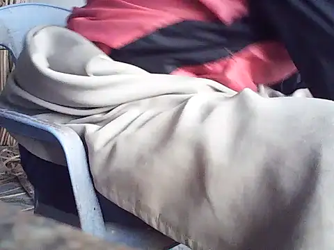 Snapshot of nolame18xxx chatting on February 6, 3:11 am nolame18xxx online show from February 6, 3:11 am