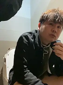 Snapshot of m99781 chatting on February 9, 1:26 pm m99781 online show from February 9, 1:26 pm