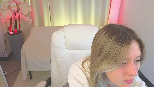 JessRosen online show from October 14, 3:29 am