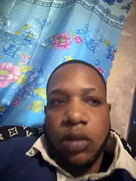 Snapshot of Badbob33 chatting on March 22, 8:34 pm Badbob33 online show from March 22, 8:34 pm