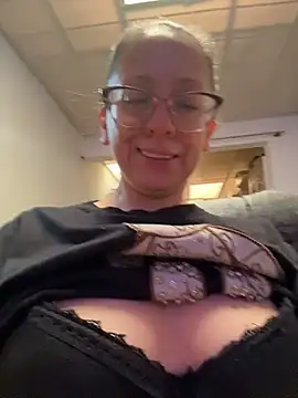 Snapshot of miss_hanna07 chatting on October 17, 9:06 pm miss hanna07 online show from October 17, 9:06 pm