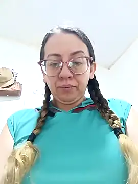 miss hanna07 online show from April 26, 9:34 pm
