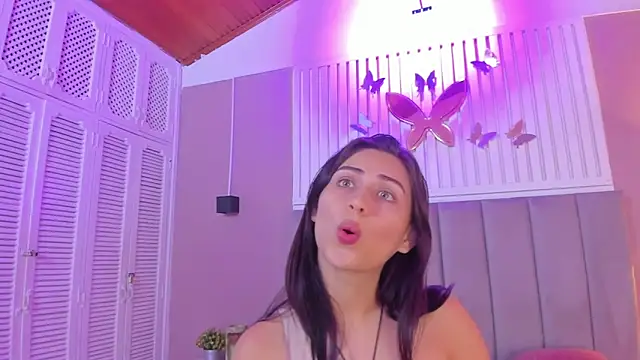 Snapshot of diosa_cristal chatting on February 11, 3:18 am diosa cristal online show from February 11, 3:18 am