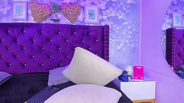 Snapshot of diosa_cristal chatting on March 23, 12:26 am diosa cristal online show from March 23, 12:26 am