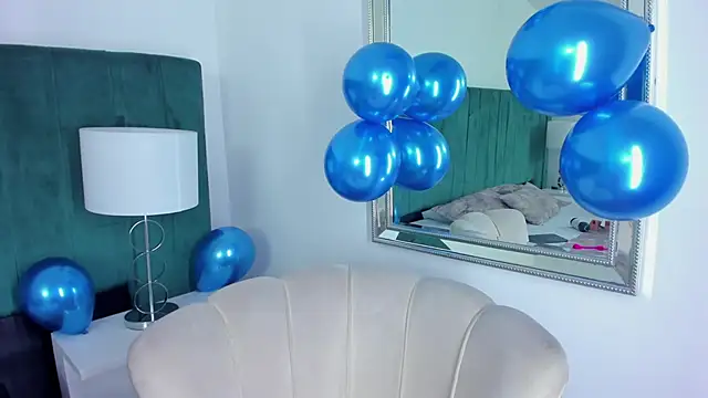 Tom Silver   online show from December 19, 7:40 pm