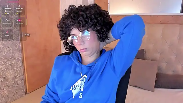 Snapshot of zoe_alanaa chatting on October 11, 7:01 pm zoe alanaa online show from October 11, 7:01 pm