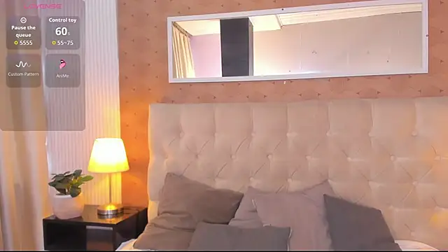 Snapshot of zoe_alanaa chatting on October 18, 8:09 pm zoe alanaa online show from October 18, 8:09 pm