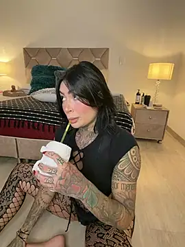 Iam Annii online show from March 11, 11:33 pm