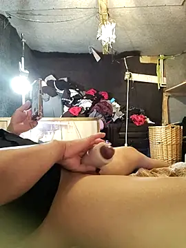 Snapshot of manuell170 chatting on April 8, 3:06 am manuell170 online show from April 8, 3:06 am