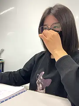 Snapshot of LanJeny_sexy chatting on December 7, 1:47 am LanJeny sexy online show from December 7, 1:47 am