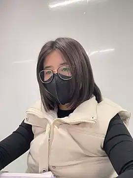 Snapshot of LanJeny_sexy chatting on December 11, 2:19 am LanJeny sexy online show from December 11, 2:19 am