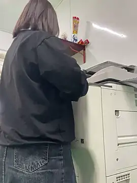 Snapshot of LanJeny_sexy chatting on December 19, 8:23 am LanJeny sexy online show from December 19, 8:23 am