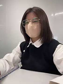 Snapshot of LanJeny_sexy chatting on December 24, 2:43 am LanJeny sexy online show from December 24, 2:43 am